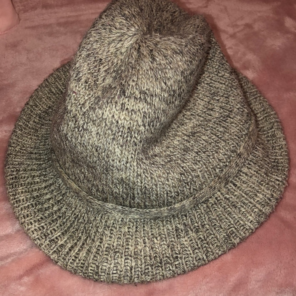 Beautiful hat, excellent condition